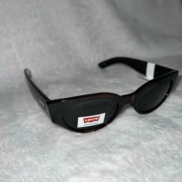 Levi’s Sunglasses - Picture 2 of 4